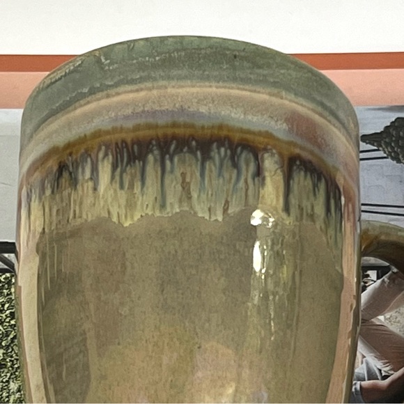 R2 Zrike 16 oz Stoneware Coffee Mug Shimmery Glaze Ombre Drip Taupe Green Peach - Picture 11 of 17